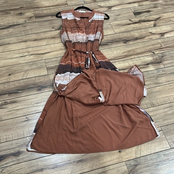 Pleat Front Maxi Dress in Rust Stripes Size Large - Picture 11 of 16